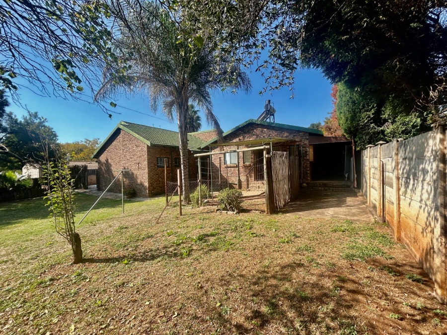 5 Bedroom Property for Sale in Ifafi North West